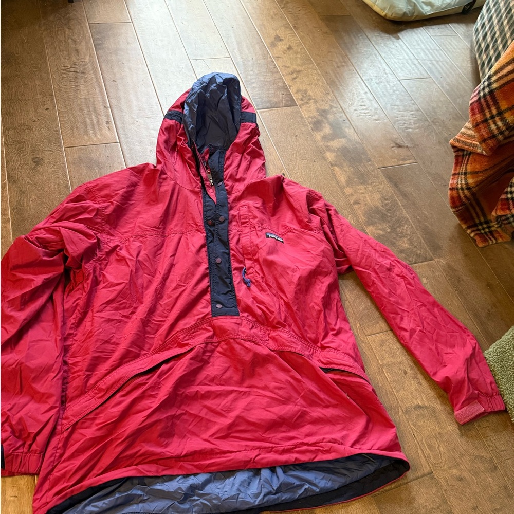 Patagonia Women’s pink and navy Windbreaker
